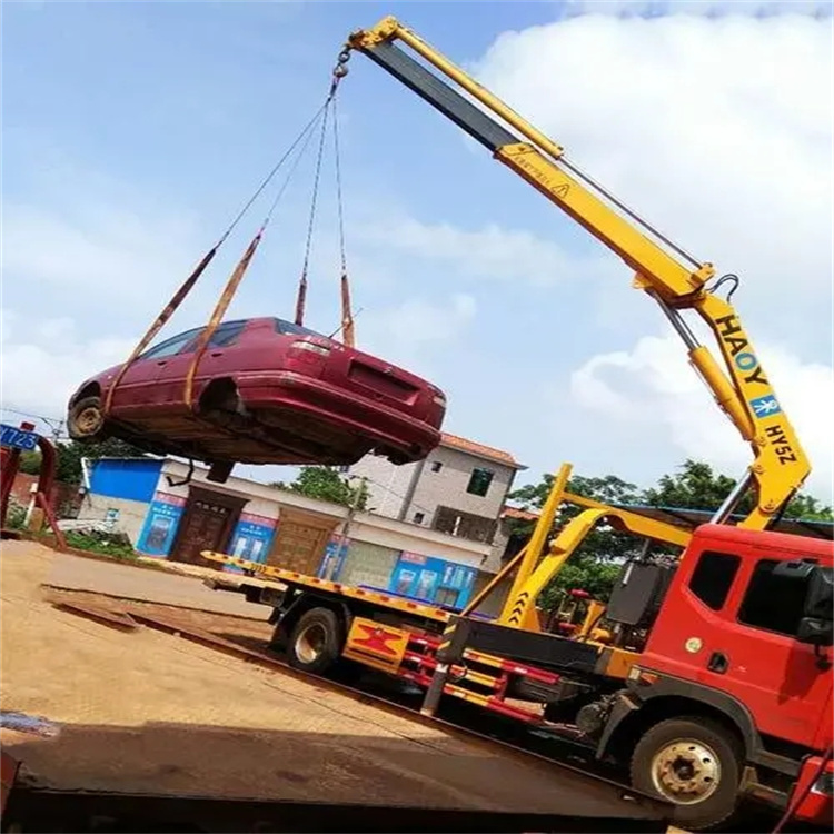 畅好乡吊车吊汽车的正确方法